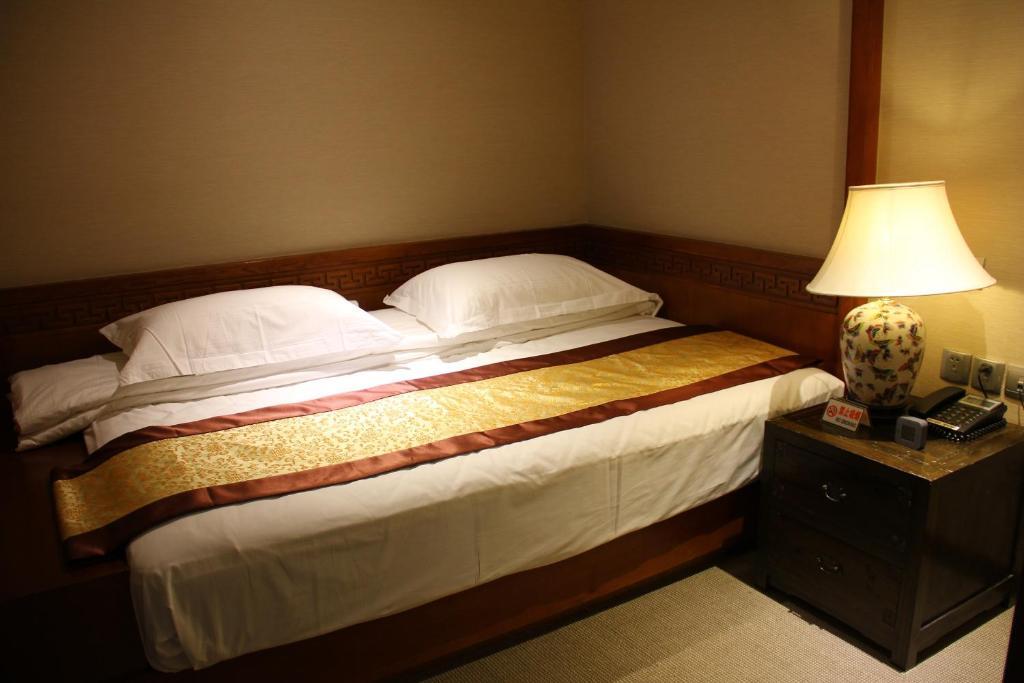 Beijing Imperial Courtyard Hotel Room photo